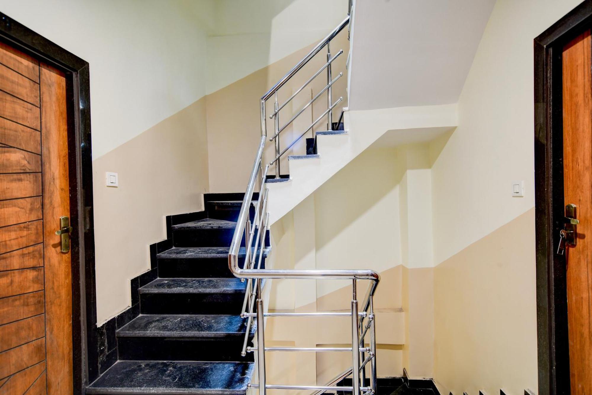 Super Hotel O D.V Near Medanta Hospital Indore Zewnętrze zdjęcie