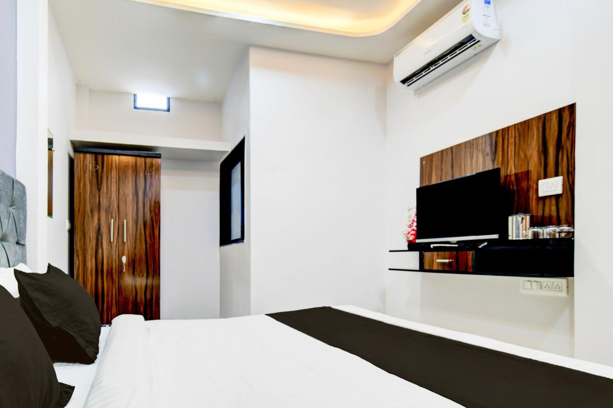 Super Hotel O D.V Near Medanta Hospital Indore Zewnętrze zdjęcie